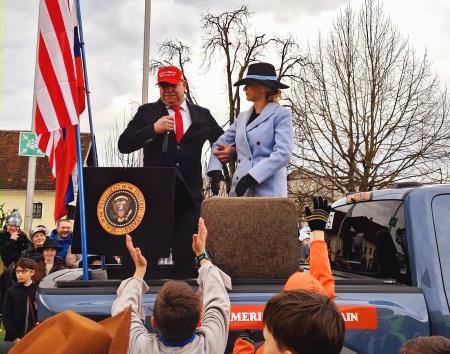 Cerklje sta obiskala Trump in Melanija